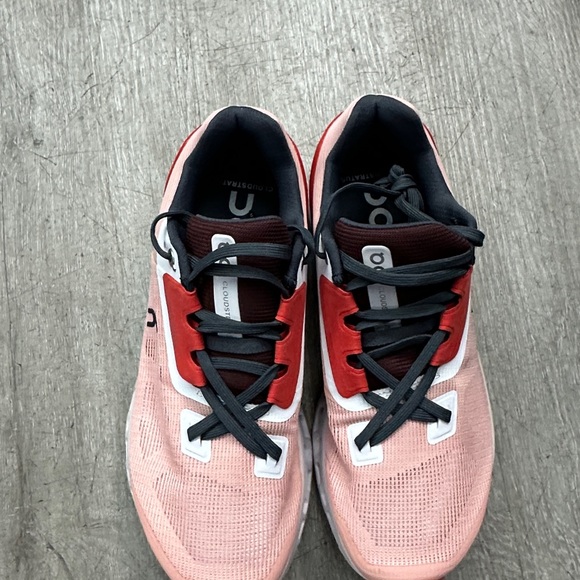 On Running Women's Coral and White Sneakers W CLOUDSTRATUS 2 - Picture 4 of 11